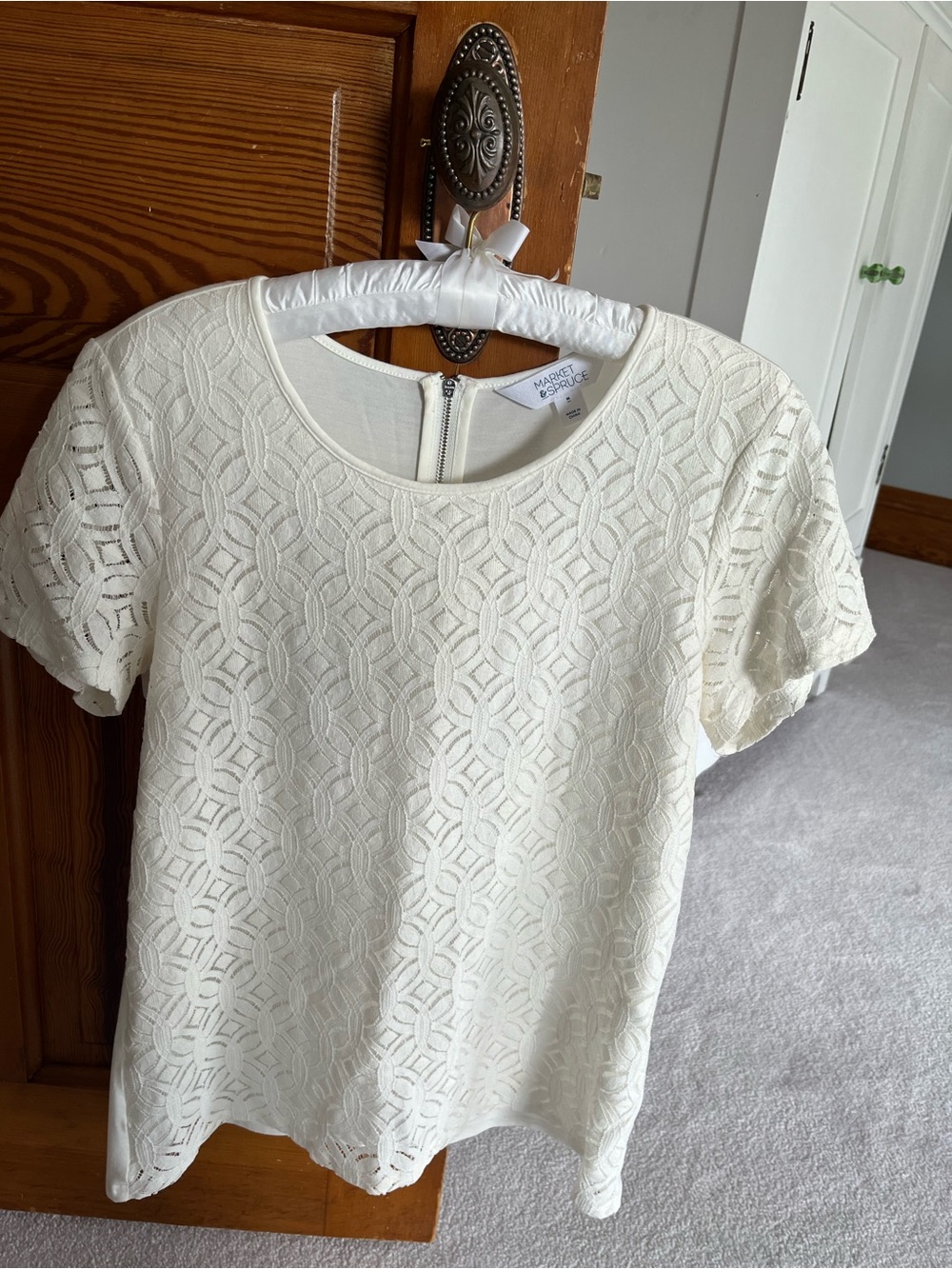 Market & Spruce Ivory Lace Short Sleeve Top
